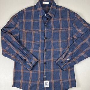 DS001 Long Sleeve Button Up EUC‎ Like new!